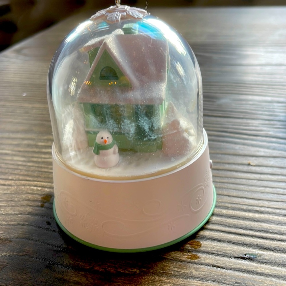 Hallmark keepsake  Christmas tree ornament decoration
